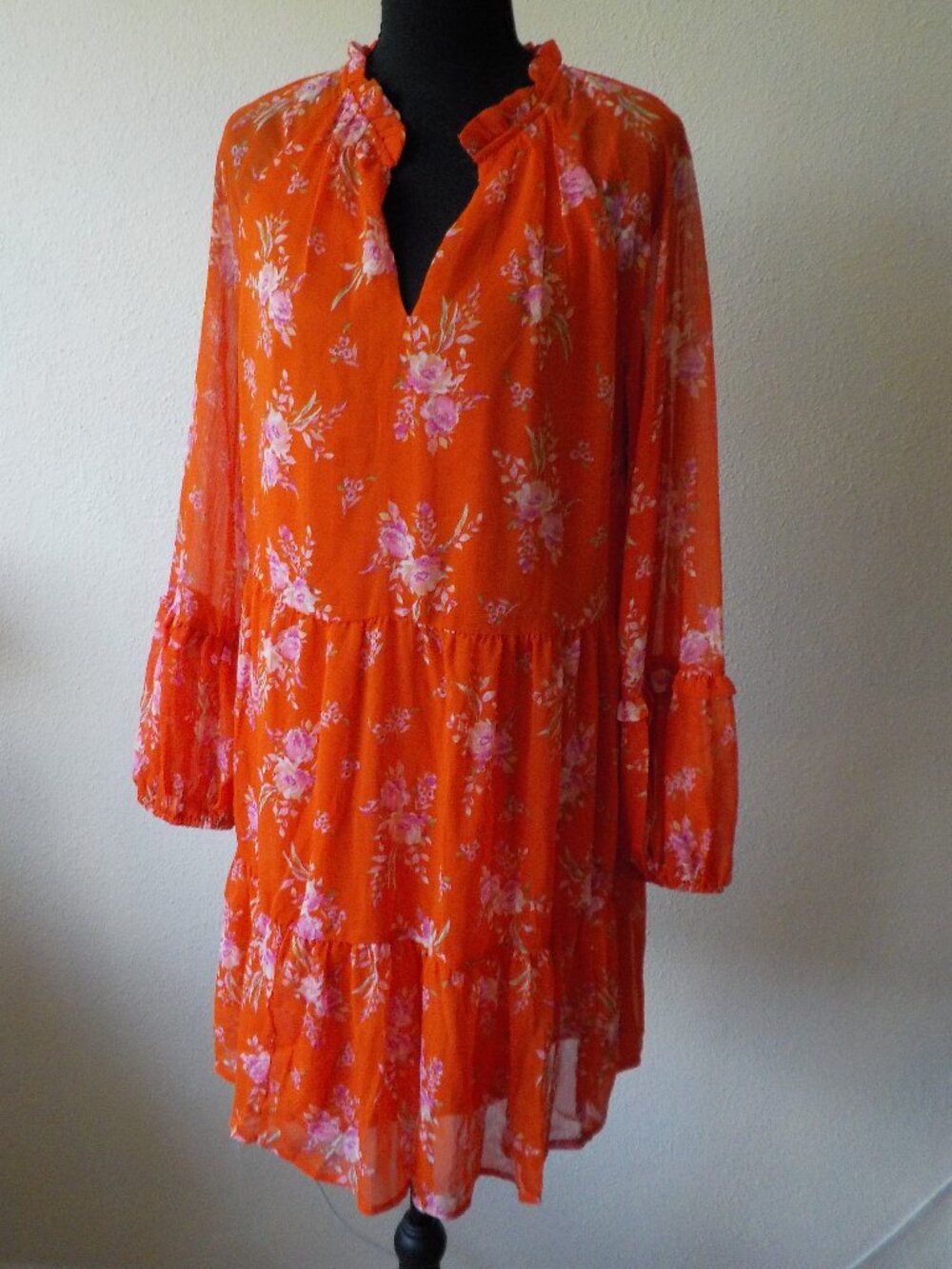 Vince Camuto Dress - Medium NWT - Red Floral Lined Ruffle (2602)